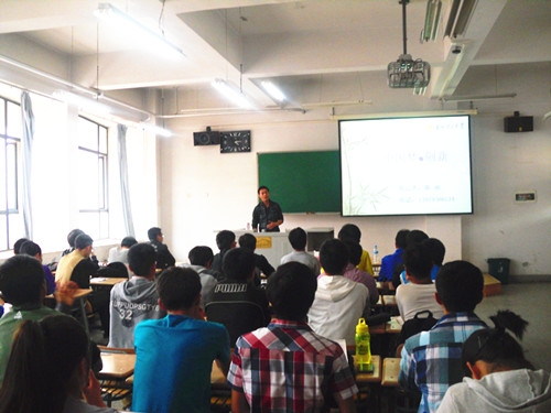 举办“中国梦•我的梦•科创梦”科技创新经验座谈会